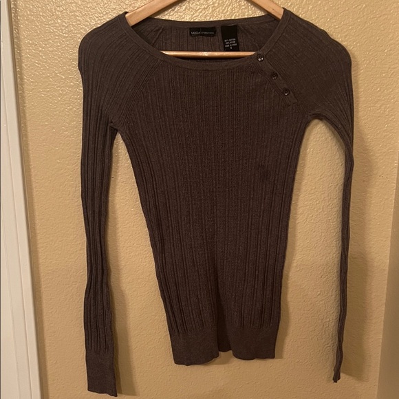 Moda International Brown Ribbed Crew Neck Sweater - Picture 1 of 2